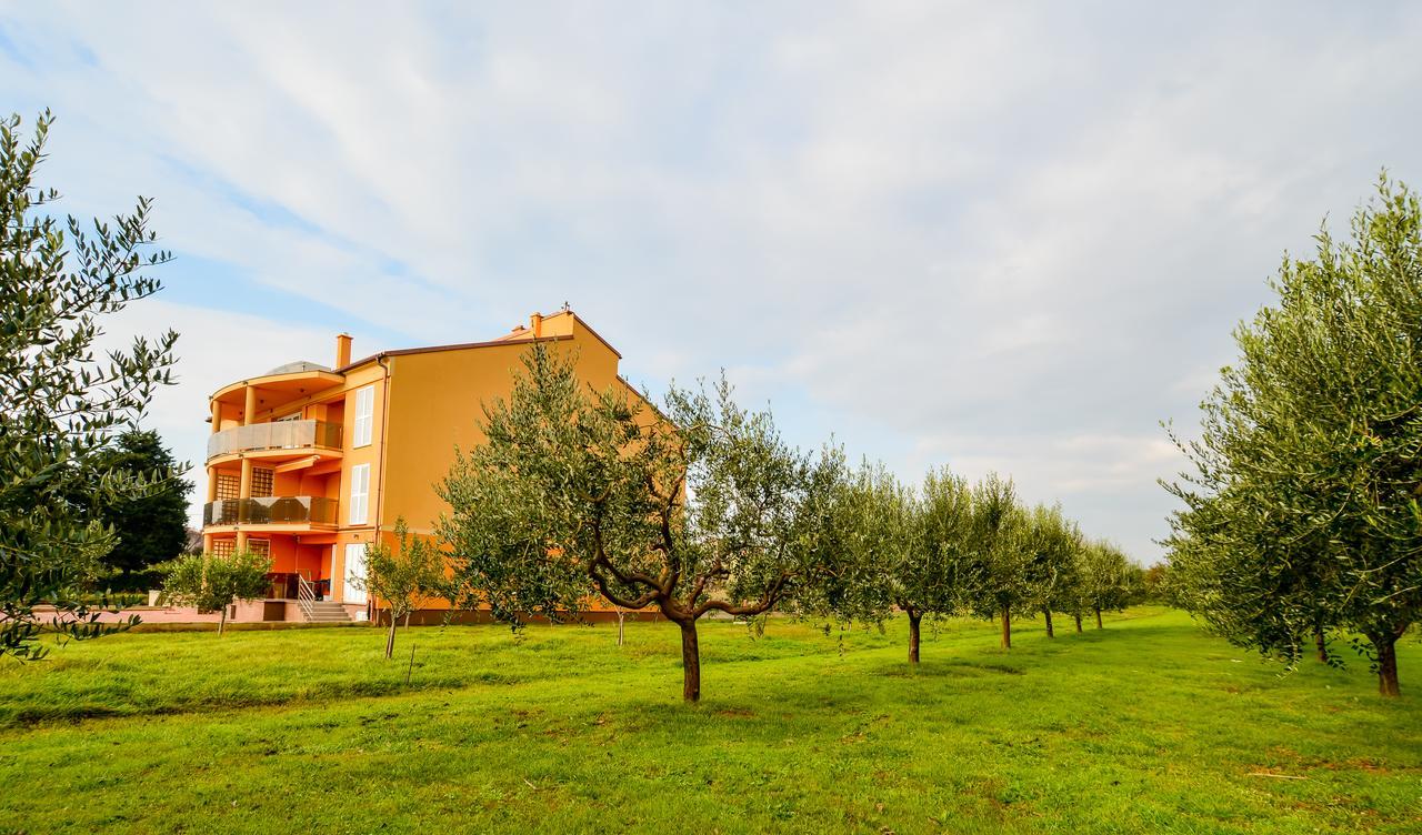 Apartman Andrea L Pomer Bagian luar foto