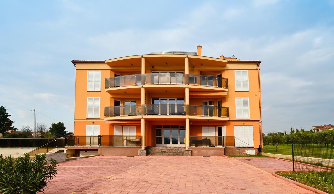 Apartman Andrea L Pomer Bagian luar foto