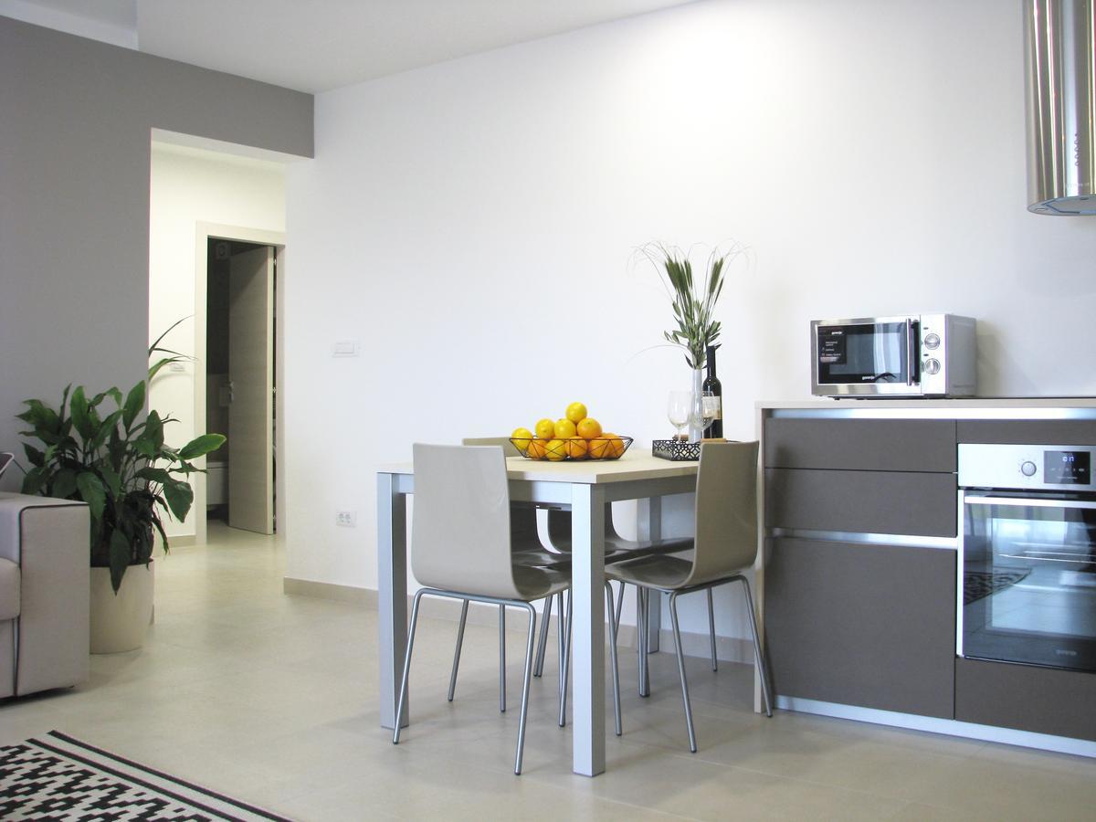 Apartman Andrea L Pomer Bagian luar foto